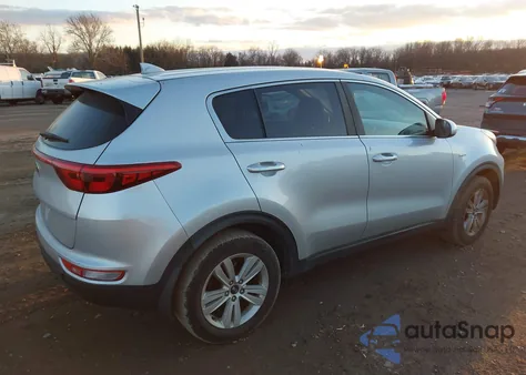 2017 Kia Sportage Lx z USA, uszkodzony, nr VIN KNDPMCAC8H7238890